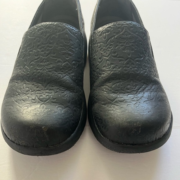 Dansko Winona Tooled Leather Black Clogs Size 40 - Picture 2 of 8